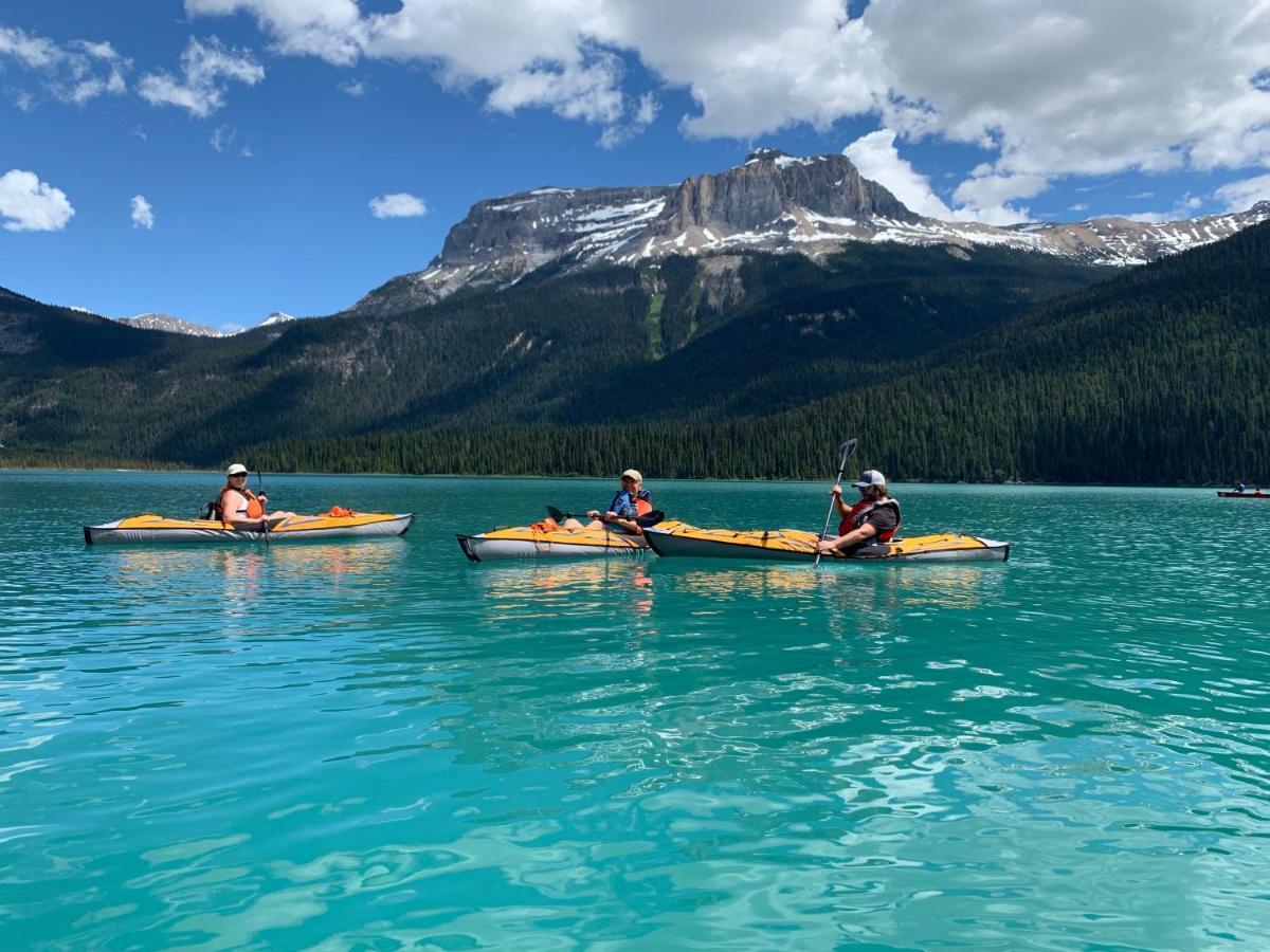 Vagabond Lodge At Kicking Horse 골든 외부 사진